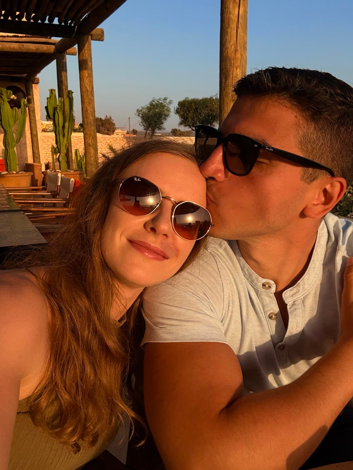Maureen et Akan au soleil couchant